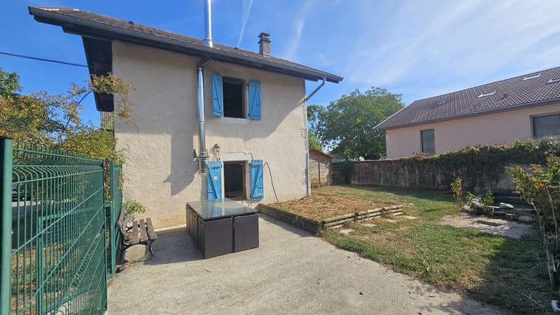 SÉGNY CENTRE   Maison individuelle avec jardin et cabanon. (3)