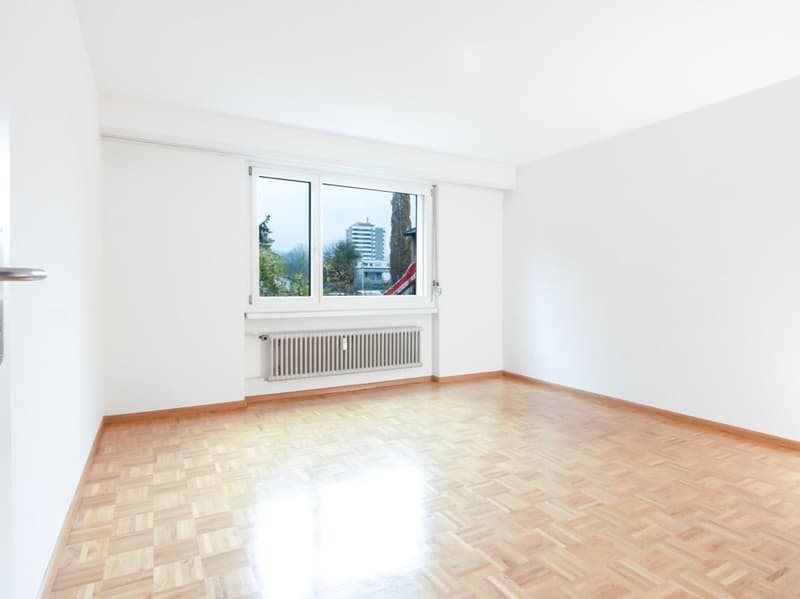 5.5-Zimmerwohnung mit Gartenschwimmbad (7)