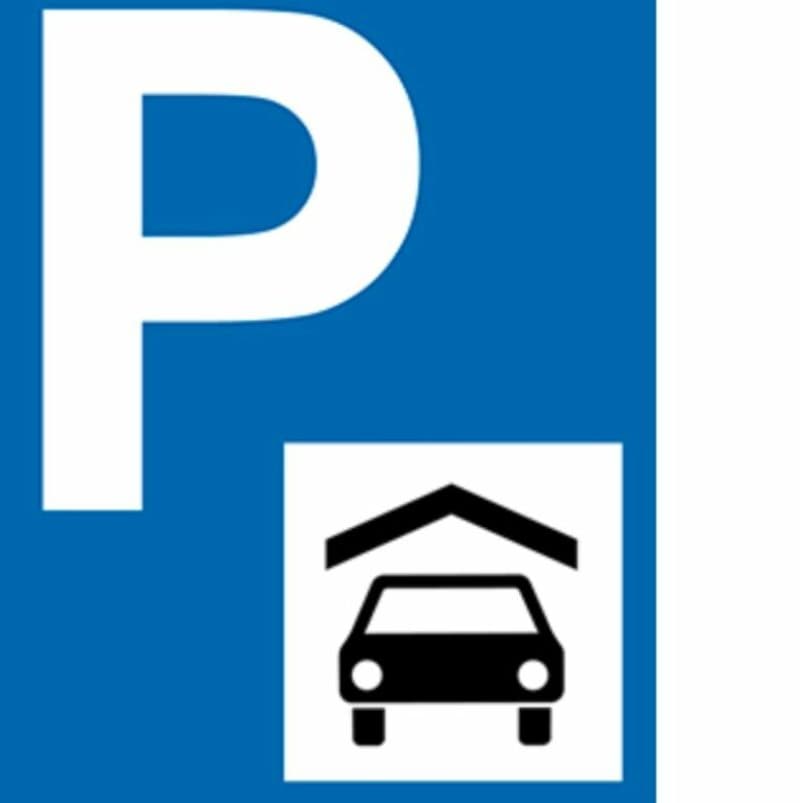 Car parking spaces in central location (2)