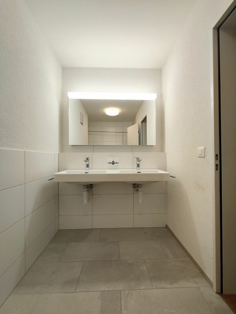 Large 4.5-room apartment in Reinach (8)