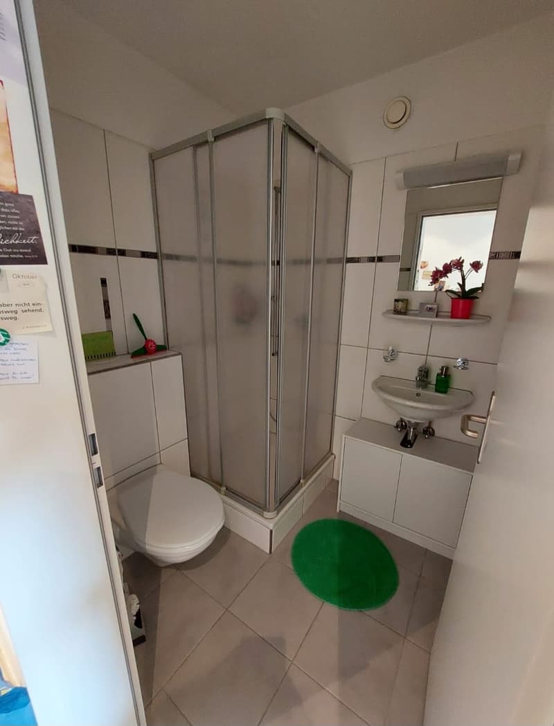 Separates WC/ Dusche