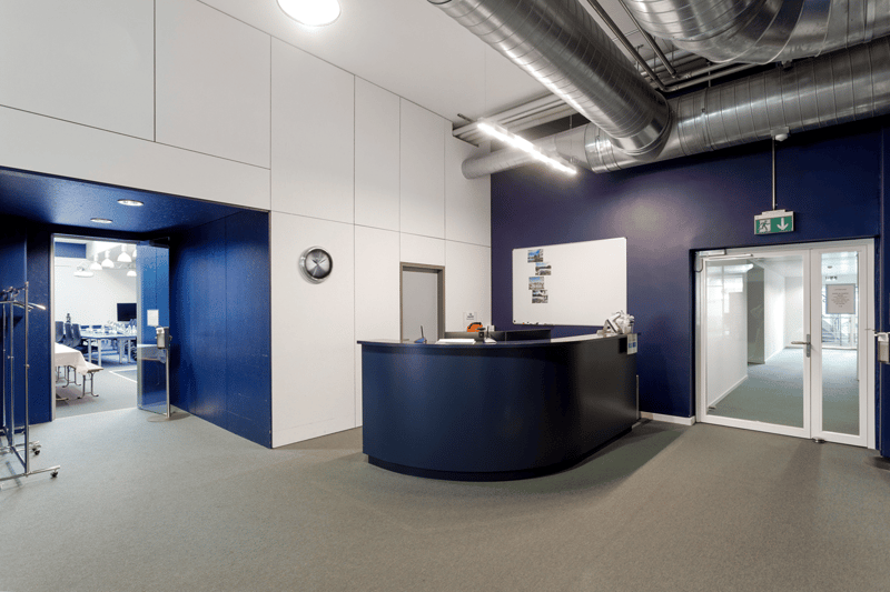 Top refurbished office space with a view of the Rhine (9)