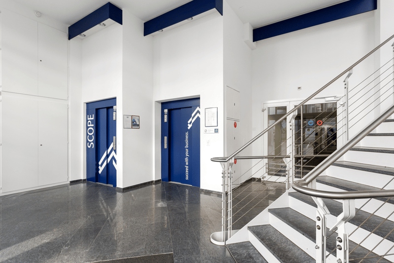 Top refurbished office space with a view of the Rhine (3)