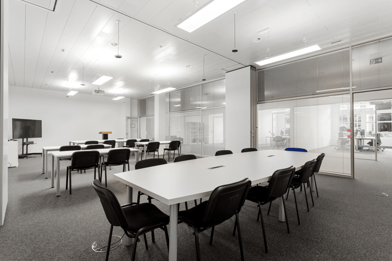 Top refurbished office space with a view of the Rhine (4)