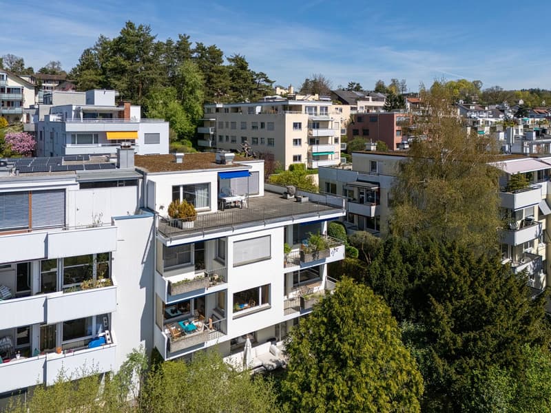 Living with a wide view, investing with perspective (3)