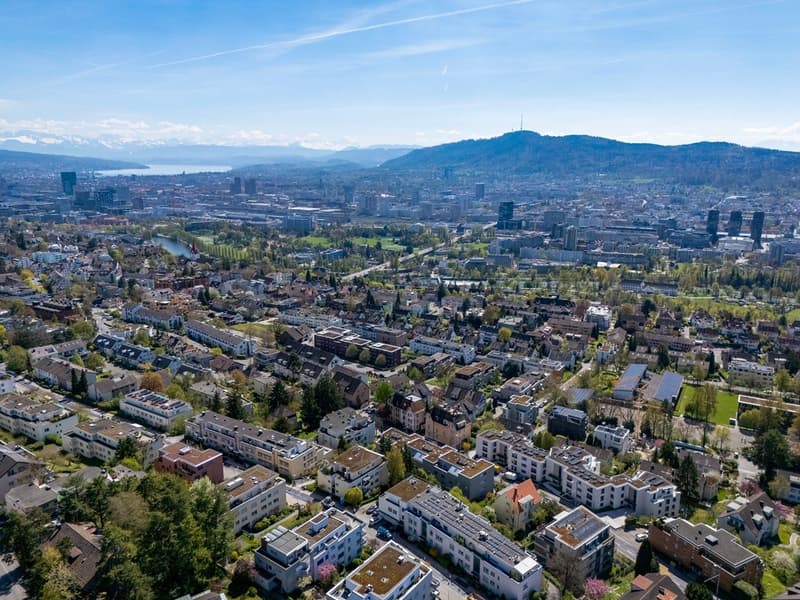 Living with a wide view, investing with perspective (6)