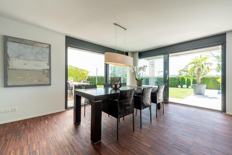 Modernes Wohnen mit traumhafter Aussicht und Baulandreserve (4)