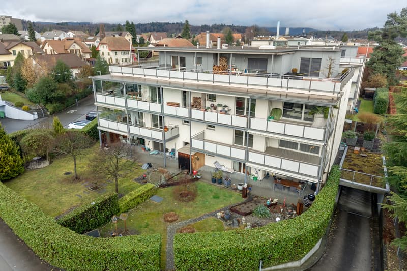 Helle 4.5 Zimmer Wohnung an zentraler Lage (1)