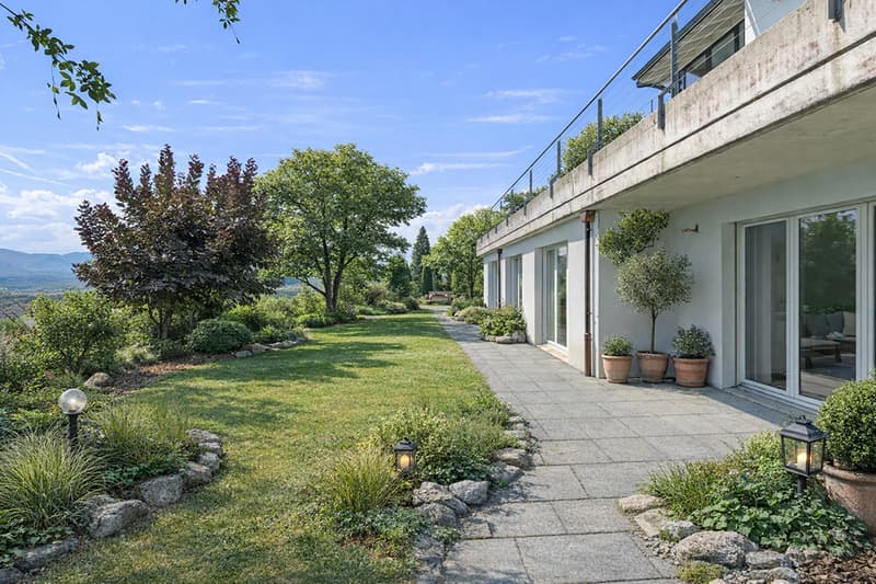 Maison unifamiliale spacieuse avec beau jardin et vue (9)