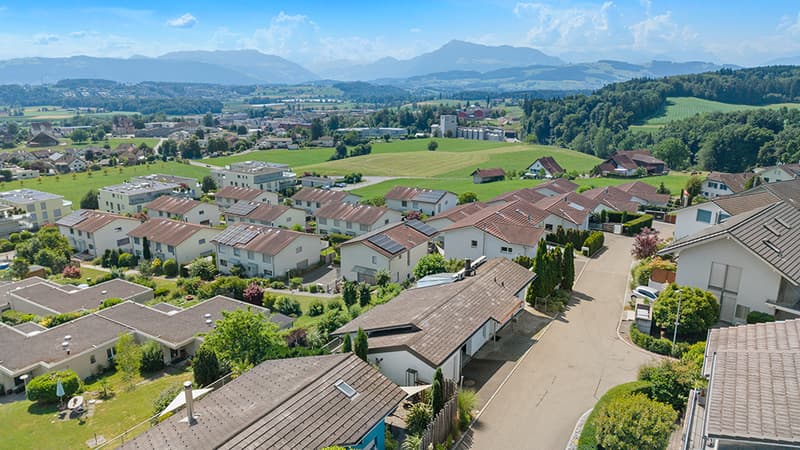 Maison unifamiliale spacieuse avec beau jardin et vue (11)