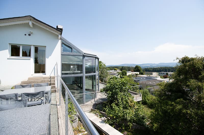 Maison unifamiliale spacieuse avec beau jardin et vue (8)
