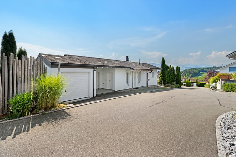 Maison unifamiliale spacieuse avec beau jardin et vue (10)