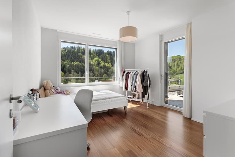 Modern living with a far-reaching view into the green in a quiet and city-near location (6)