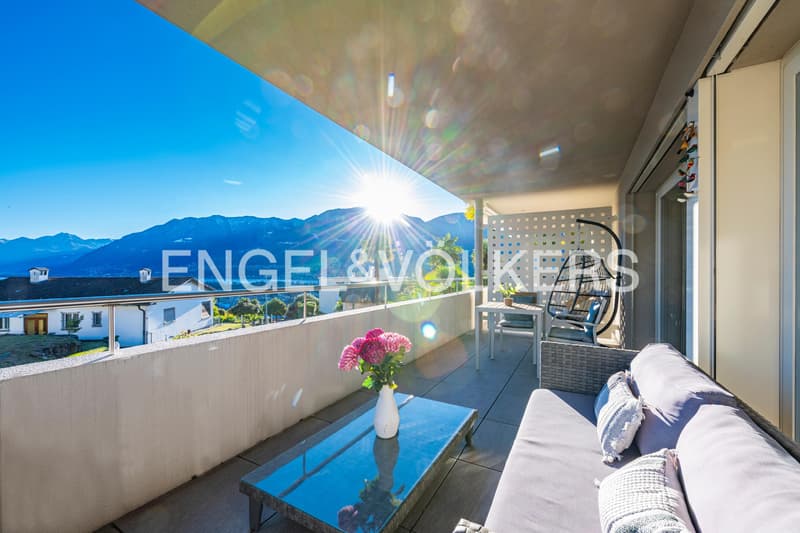 Elegant apartment with panoramic terrace and lake view (89) (3)