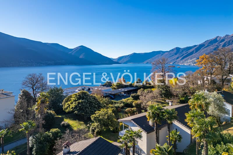 Elegant apartment with panoramic terrace and lake view (89) (2)