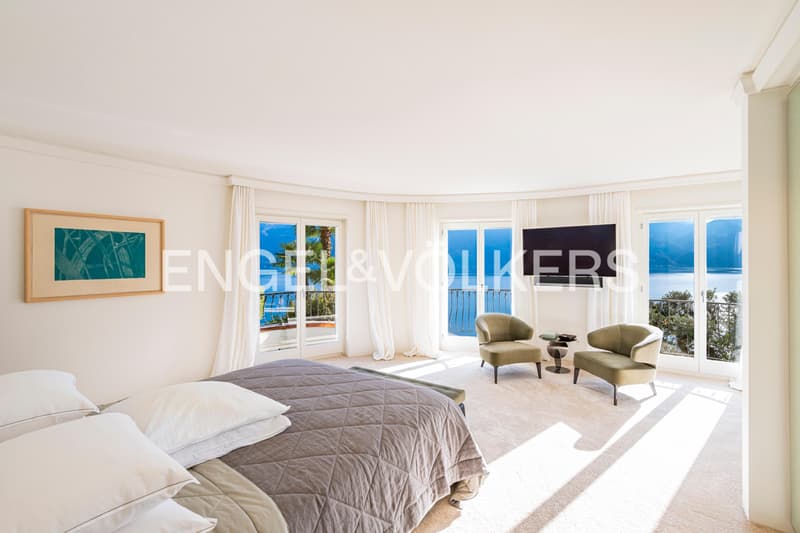 Exclusive villa, renovated with high-quality materials, with a view (7)