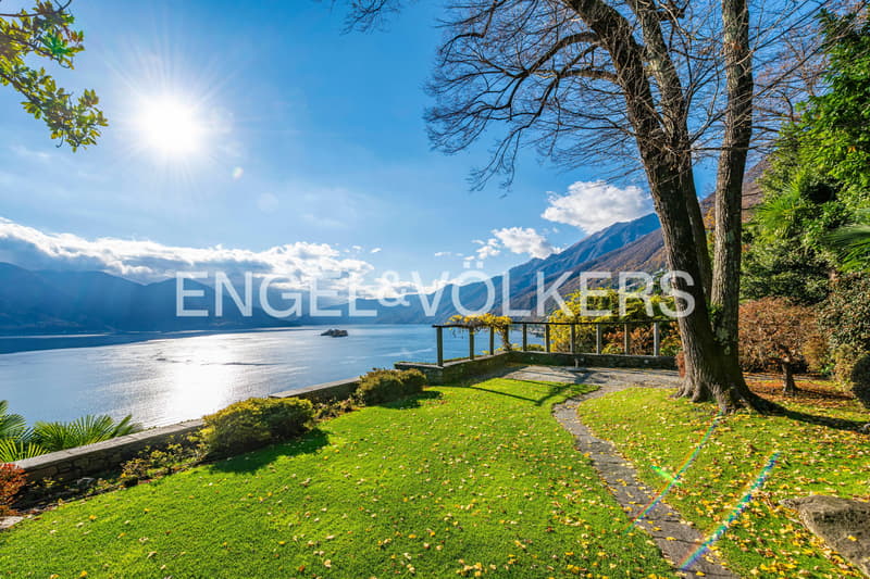 Exclusive villa, renovated with high-quality materials, with a view (12)