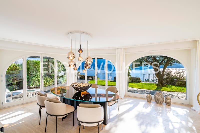 Exclusive villa, renovated with high-quality materials, with a view (5)