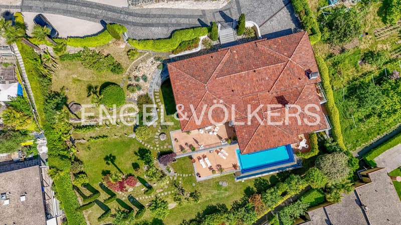 Vista lacustre pura, villa esclusiva con piscina e panorama (43) (2)