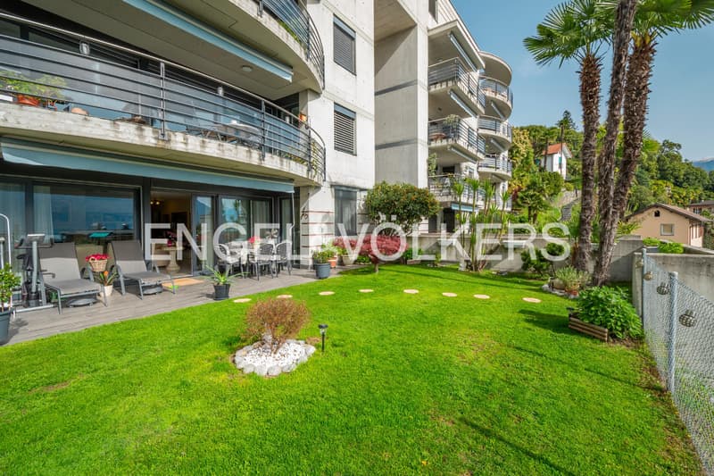 Elegante appartamento giardino nel porto dei yacht con vista lago (2) (13)