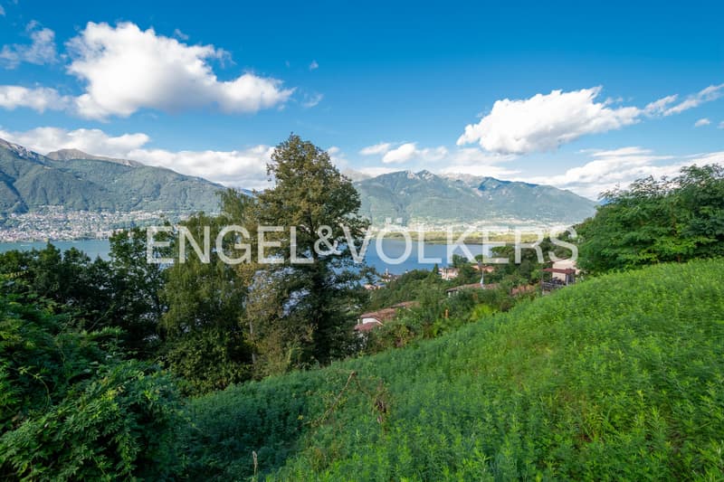 Idyllic plot of land with a view of Lake Maggiore (1) (3)