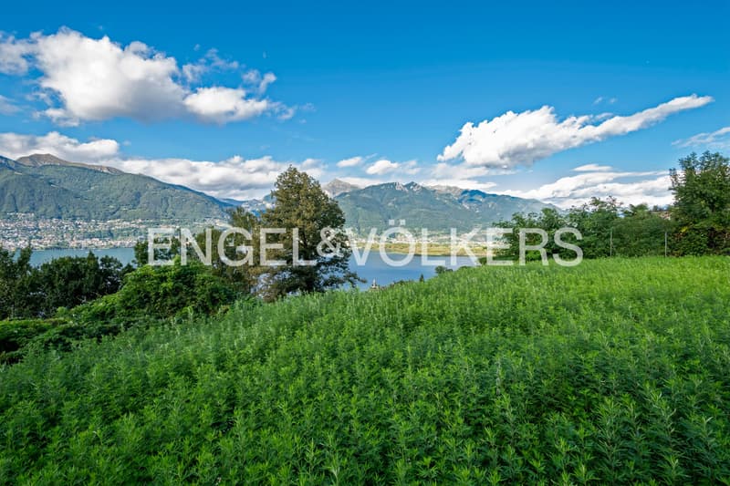 Idyllic plot of land with a view of Lake Maggiore (1) (2)