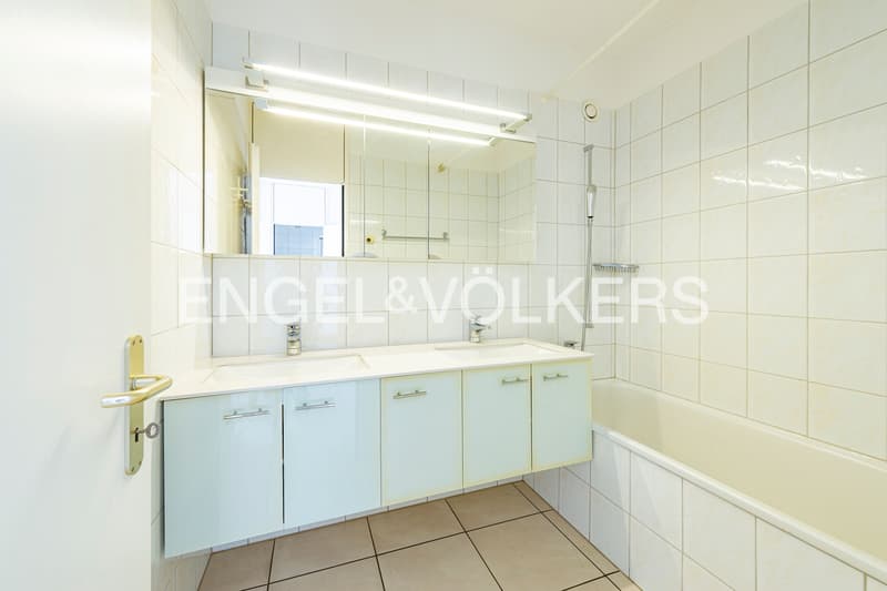 Appartamento in mansarda soleggiato con vista lago (23) (9)