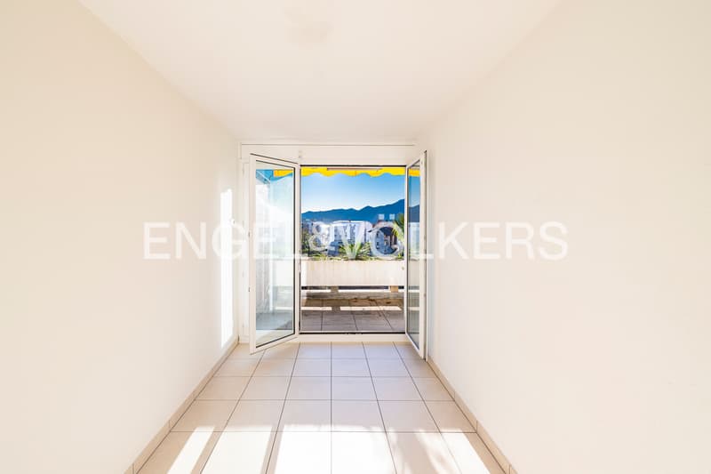 Appartamento in mansarda soleggiato con vista lago (23) (8)