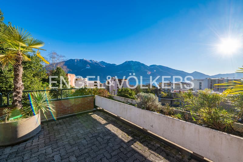 Appartamento in mansarda soleggiato con vista lago (23) (2)