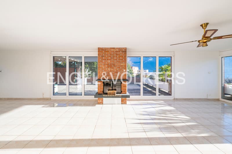Appartamento in mansarda soleggiato con vista lago (23) (3)