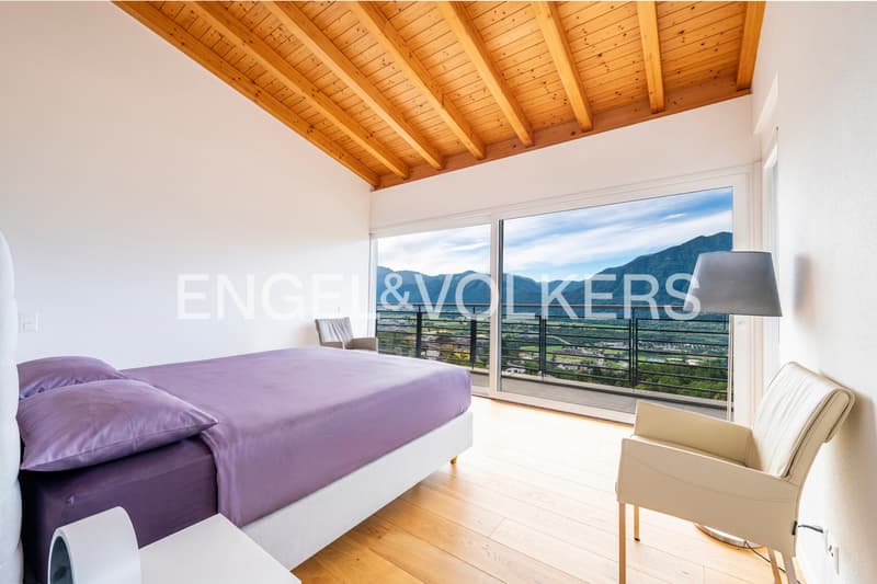 Stilvolle Villa in sonniger Aussichtslage (5) (8)