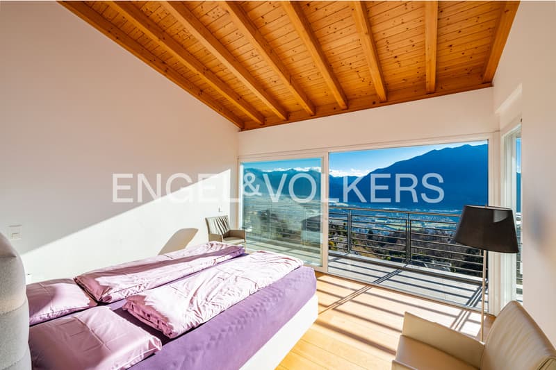Stylish villa in sunny panoramic location (5) (8)