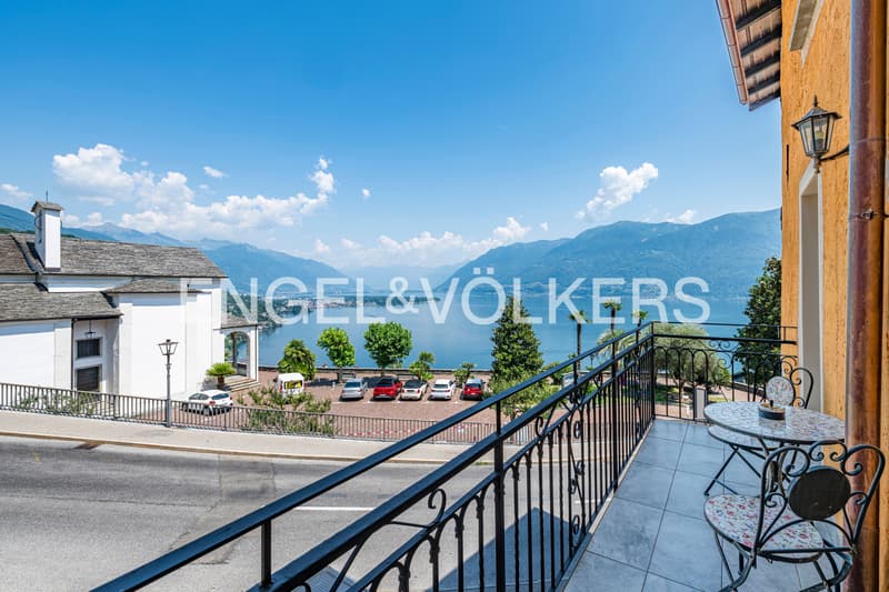 Your loge spot above Lake Maggiore (1b) (1)