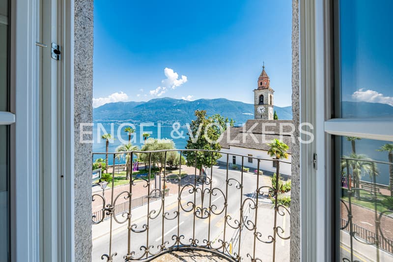 Your loge spot above Lake Maggiore (1b) (2)