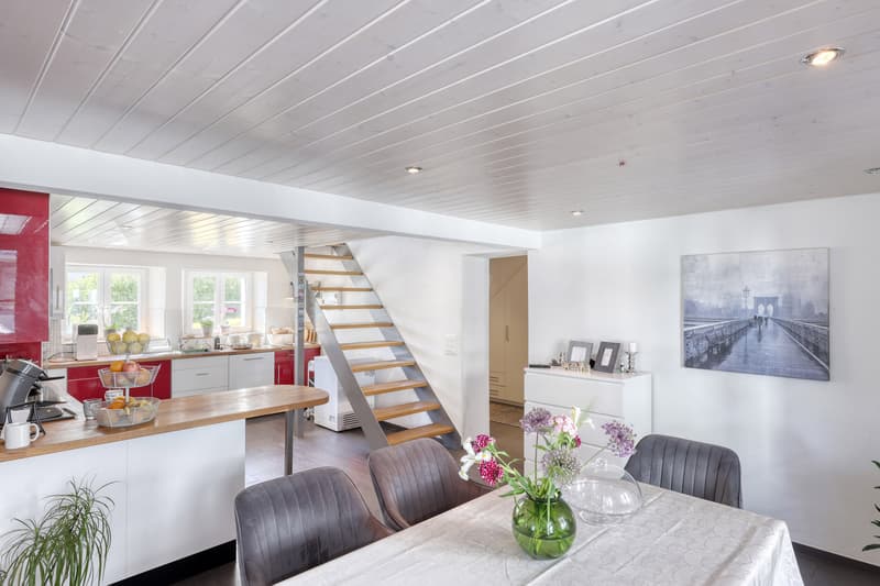 Bâtiment Riegel au caractère avec deux unités d'habitation interprétées de manière moderne ! (2)
