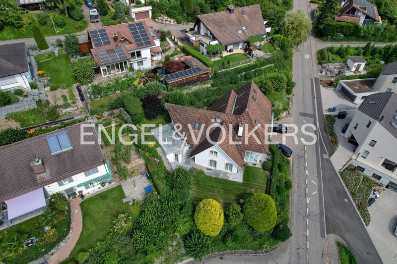 Generous, classic, and modern - living with a far-reaching view (3)