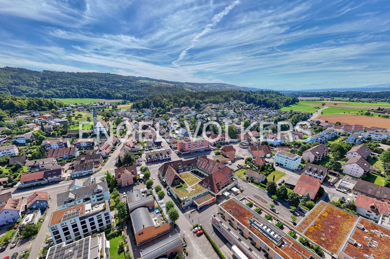 Central location meets space wonder: stylish living in the village center (8)