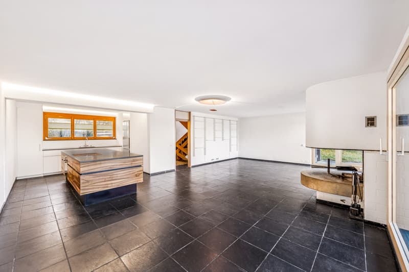 Lots of space for living, working, and creativity (3)