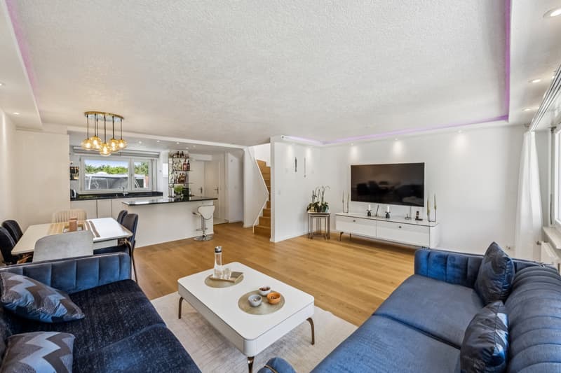 Family-friendly semi-detached house with garden (2)