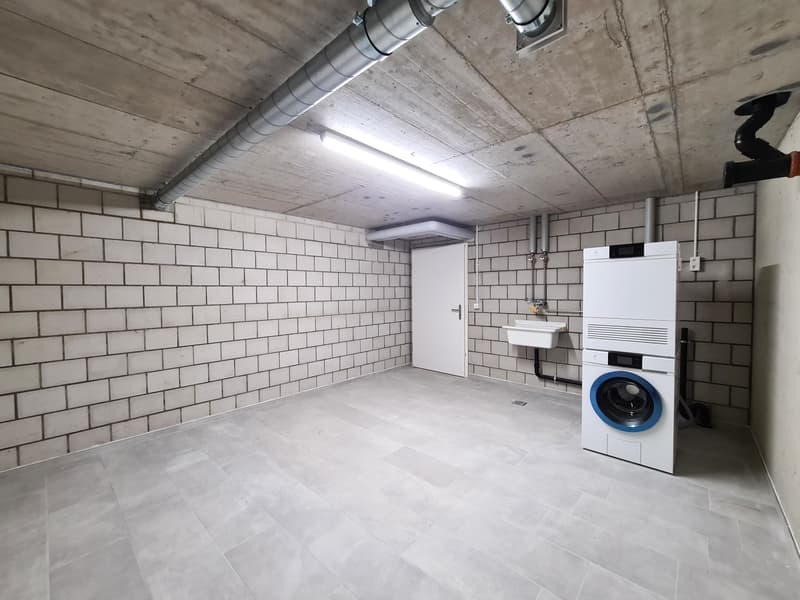 Modern barrier-free living with a great view (9)