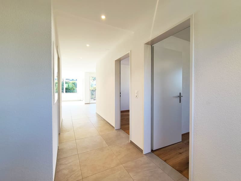 Modern barrier-free living with a great view (6)