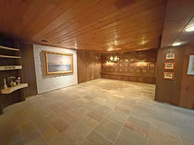 Reiheneckhaus mit Indoor Pool und Potenzial (9)