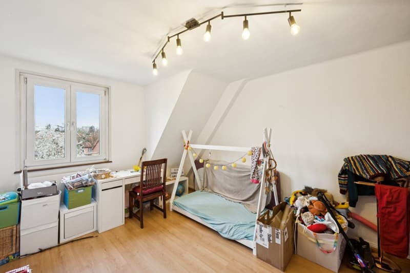 Charming multi-family houses in a popular residential area (13)