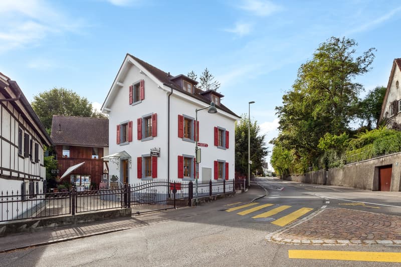 Historisches Haus im Dorfkern von Allschwil (1)