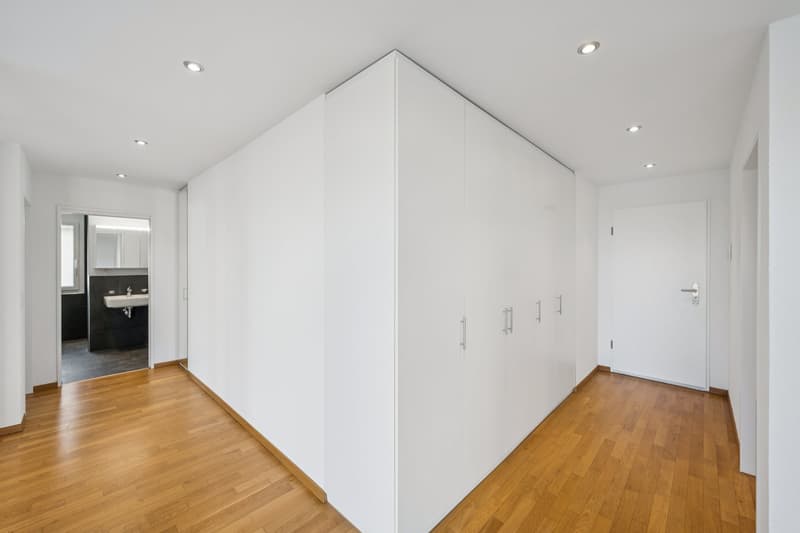 Modern 2.5-room apartment with garden seating (5)