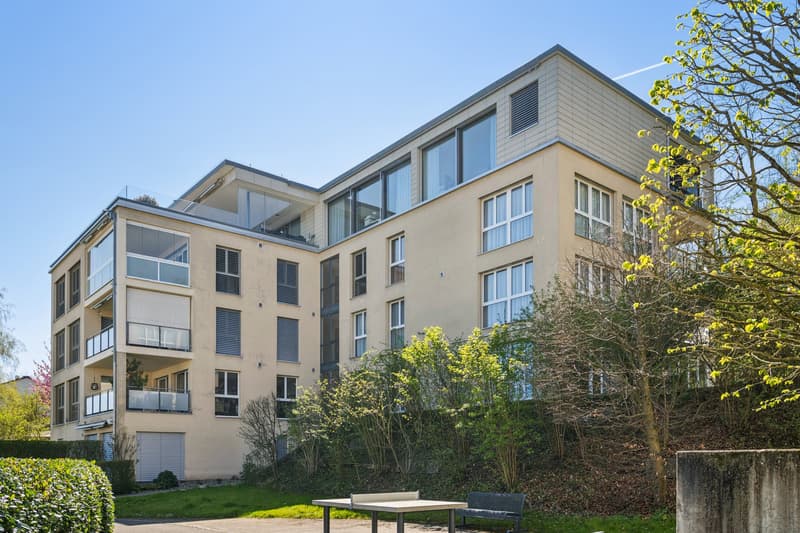 Modern 2.5-room apartment with garden seating (11)