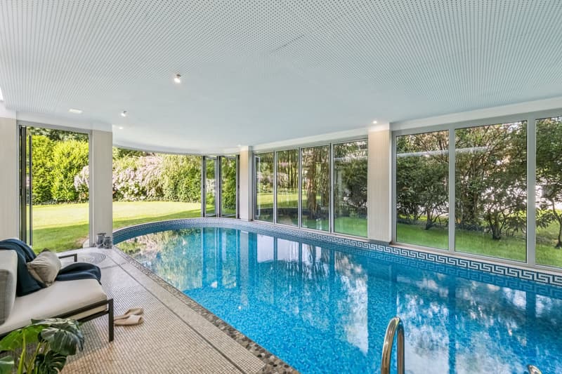 Exclusive living experience with pool & exceptional garden (10)