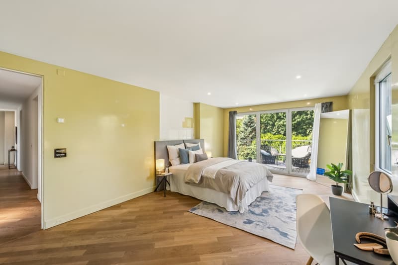 Exclusive living experience with pool & exceptional garden (6)