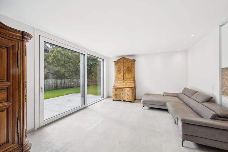 Stylish 4.5-room garden apartment in Riehen (2)