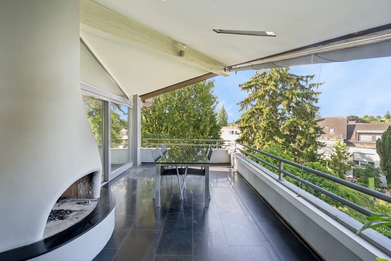 Appartamento penthouse esclusivo con studio e offerta di parcheggio rara (2)